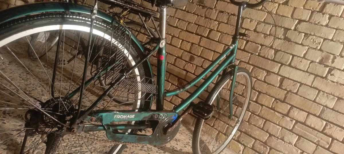 السلام عليكم بيسكل للبيع المكان العماره حي العسكري البيسكل كلشي ما عوزه سعره 70وبيه  مجال قليل كلش


**إذا كنت صاحب هذا الإعلان وتريد حذفه لأي سبب، رجاءا أرسل رسالة إلى الدعم الفني**