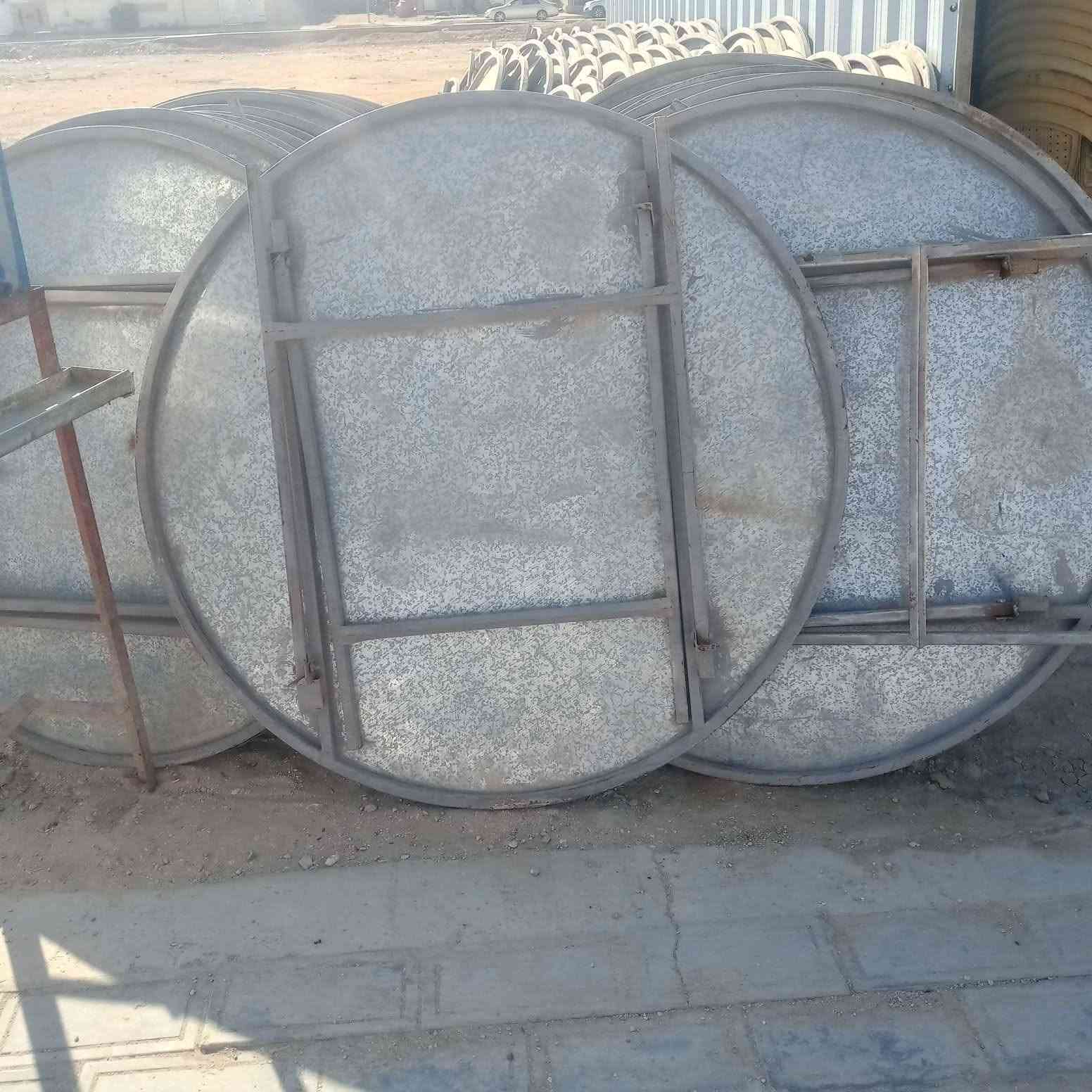 سلام عليكم ميز دائري قياس ١٢٠ شغل النجف نضافه ٨٠/١٠٠ سعر ٣٨ العدد ٥٠ العنوان كربلاء المقدسة اطوريج الرجيبه ***********
