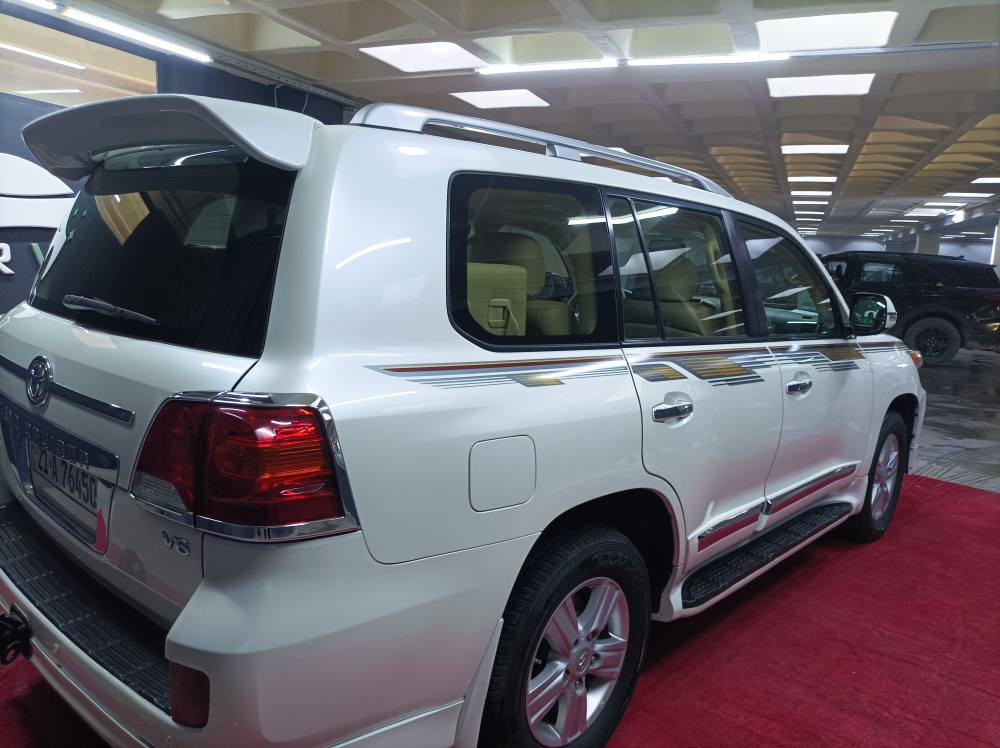 2014 GX.R  بریم درجة اولا 
سیارة فول مواصفات جاهز بدون نقص
رقم و سنویة جديدة تخم تایرات جدید 
ماشي 138 قابل لزیادە
صورة سونر موجود 
مکان قضاء كلار
*********** كالار, السليمانية
