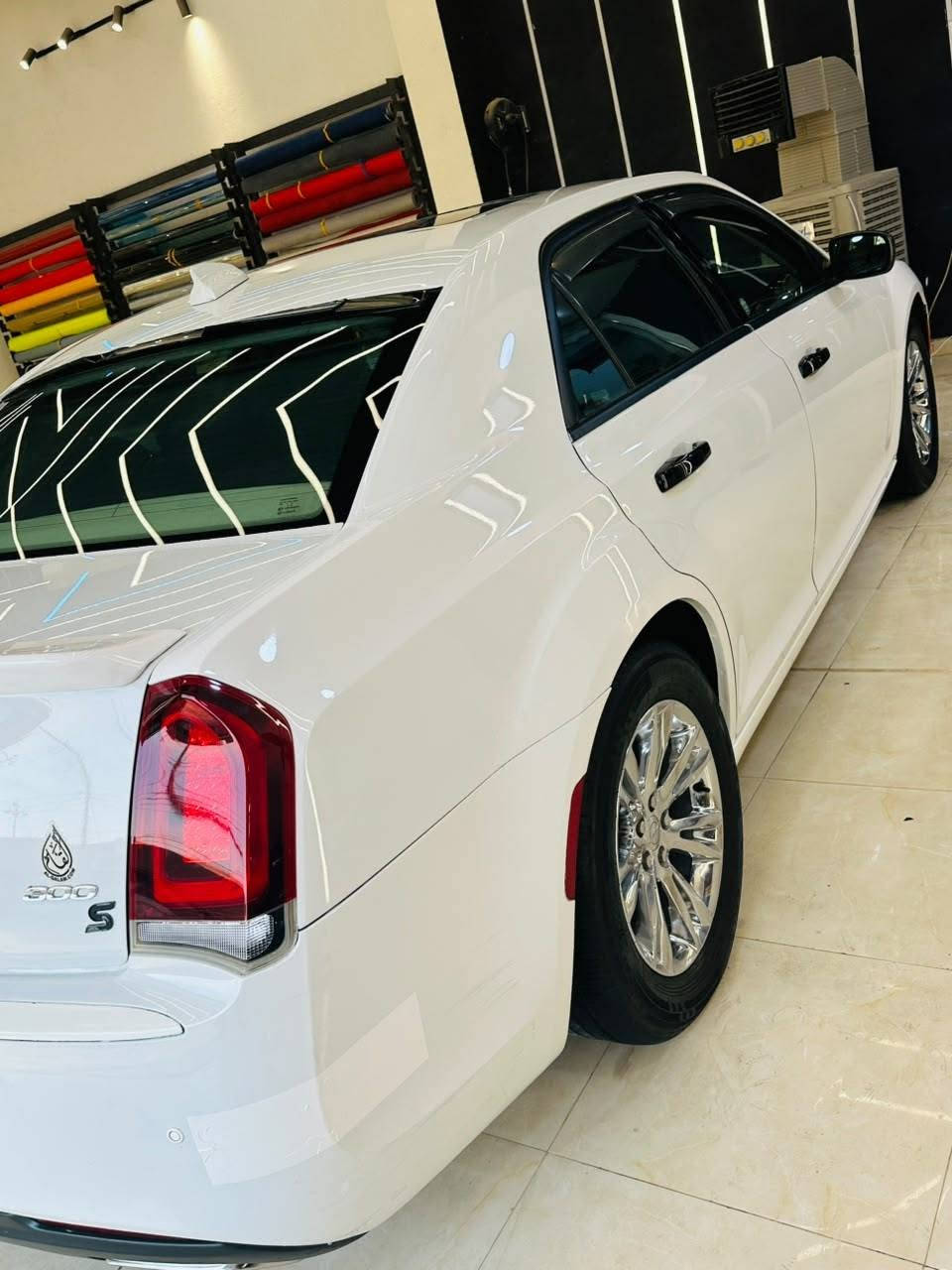 كلايسلر أوباما للبيع سياره مال بيت
موديل؛: 2019

وارد  كندي

مكينه 3600

مكينه وكير كفاله 

حداديه امامي وخلفي جدد

تشغيل عن بعد بصمتين 

بانوراما حساس خلفي مري قلاب برده خلفيه

دمام خلفي 

سبير مانازل شررط 

السياره احلى من الصور بلواقع احلى 

سياره بيهه جاملغ امامي نفسه مصبوغ لارباك ولادواخل
ماشيه. 107 وين ميعجبك تفحص وتشوف السياره

السعر: 243وبيها مجال قليل حك الجيه 

التواصل: ***********
