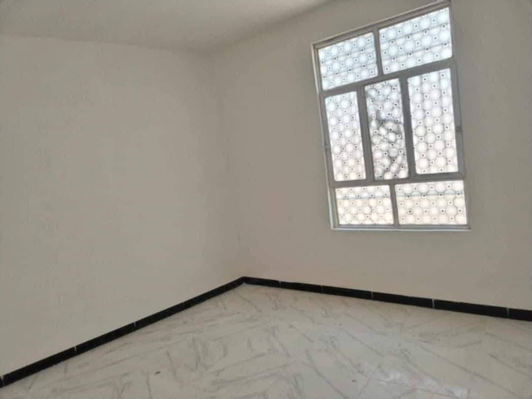 بيت 70 متر طابقين للايجاااااااار(200)
طابق اول/ استقبال+صاله+مطبخ+حمام+صحيات
طابق ثاني/صاله+غرفه+حمام+صطح+بلكونه
تانكيات ثنين+مولده+وطني
بي سنك ابو كاونتر صغير+طباخ+بنكات+كيزر
خلف مجمع سيد اسماعيل قرب المولده ع بزل الثاني
(حاليا البيت بي مؤجرين يوم 20 يفرغ)


**إذا كنت صاحب هذا الإعلان وتريد حذفه لأي سبب، رجاءا أرسل رسالة إلى الدعم الفني**