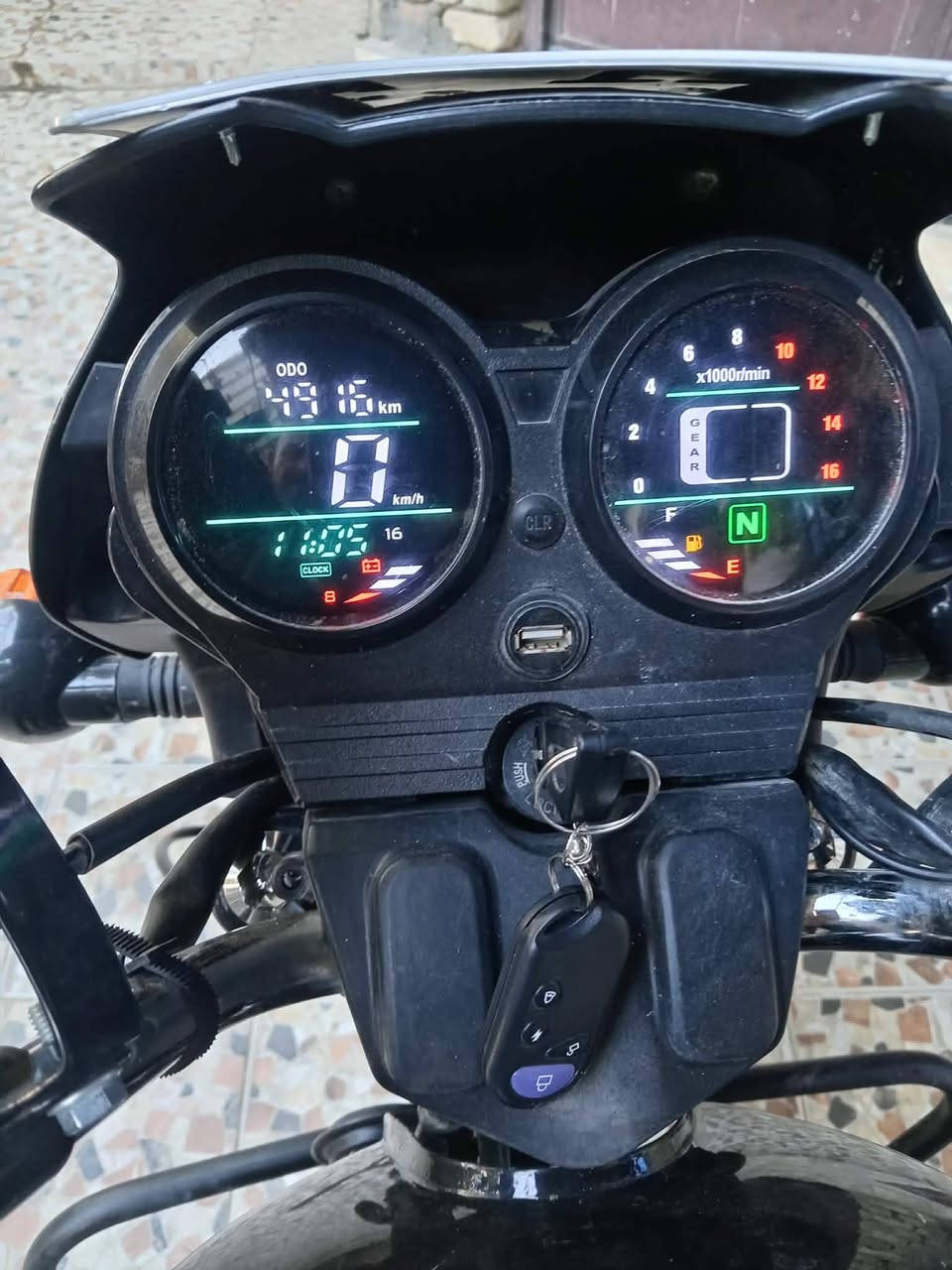 دايون جبلي موديل ٢٥ كاملة برغي ممفتوح بيها كير مكينه جدد رقم السليمانيه بسمي  ثاني يوم احولك السعر مليونين ونص وبيهة مجال للستفسار على الرقم *********** مكان بعقوبة المفرق
