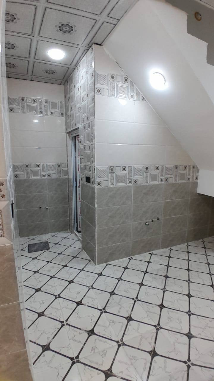 @إشارة
مساحه 60 متر  #طابو_زراعي  سند ٢٥

تفاصيل لبيت (( موجود🎥📷 فيديو كامل للبيت
غرفه نوم// مطبخ// صاله// استقبال// صحيات  

عنوان البيت  نجف حي ميسان 

بناء ممتاز// اساس وسقف صب 
طابوق 🧱 جمهوري

كل الخدمات موجوده 
مدارس 🏫 سوق #تبليط 

مقابل حي العسكري***********
