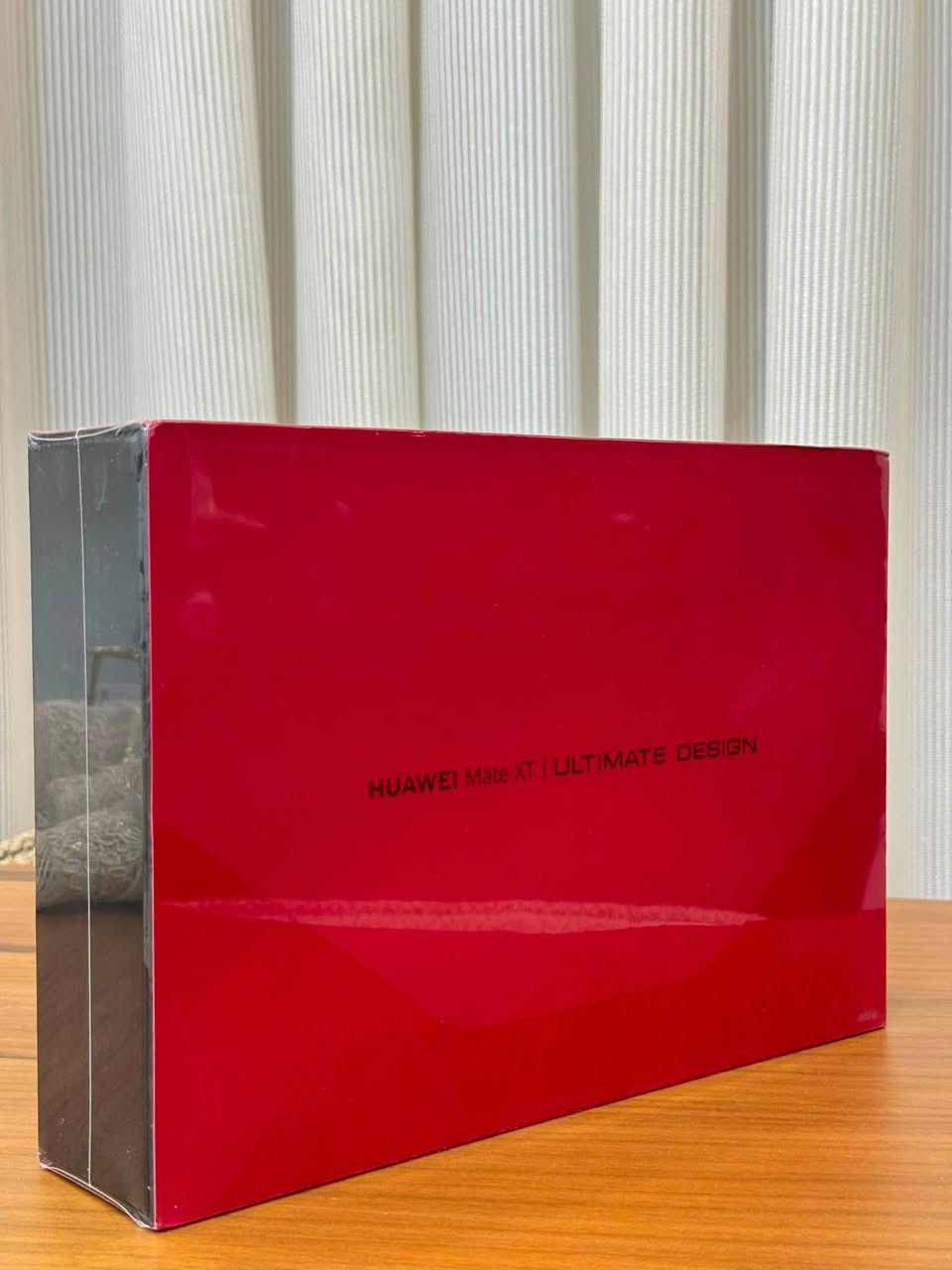 للبيع: HUAWEI Mate XT | Ultimate Design (أول هاتف ثلاثي الطي)
 الحالة: جديد تماماً، كرتون مختوم (مصلّب/Sealed).
 المساحة والرام: 1 تيرابايت (1TB) / 16 جيجابايت رام.
 اللون: أبيض ملكي.
 النسخة: يدعم شريحتين (Dual SIM).
 العلبة الفاخرة تشمل: سماعة هواوي اللاسلكية الراقية FreeBuds 5 (صوت نقي + إلغاء ضوضاء)، بالإضافة إلى كفر حماية فاخر، شاحن سيارة، وشاحن بيت سريع.
📍 الموقع: بغداد
💰 السعر: 4,150,000 دينار عراقي (وبي مجال كلش قليل).
(ملاحظة: الشراء والتسليم وجهاً لوجه في بغداد لمعاينة الختم والعلبة).


**إذا كنت صاحب هذا الإعلان وتريد حذفه لأي سبب، رجاءا أرسل رسالة إلى الدعم الفني**