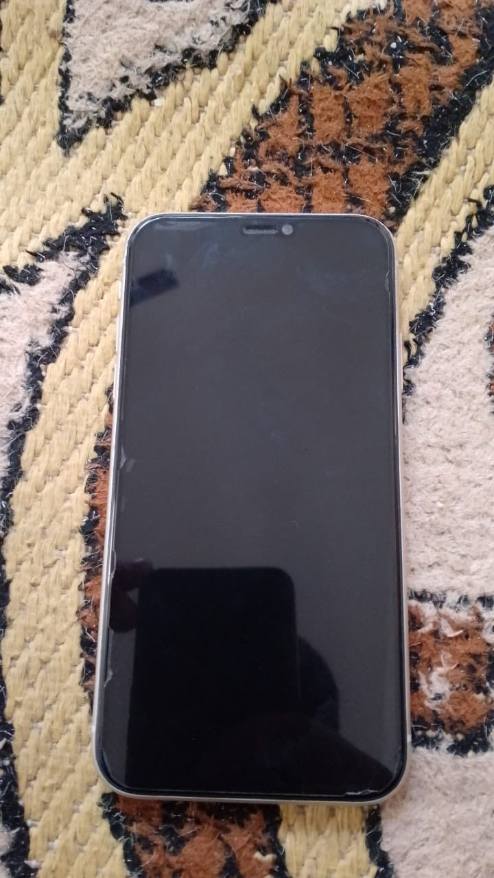 جهاز ايفون 11 عادي  بطاريه 95 جهاز نضيف كشي مامبدل بي  الذاكره 128 جهاز نضيف  مكان كوت ح الشهداء  ليريده يجي خاص او بنتصل ***********
