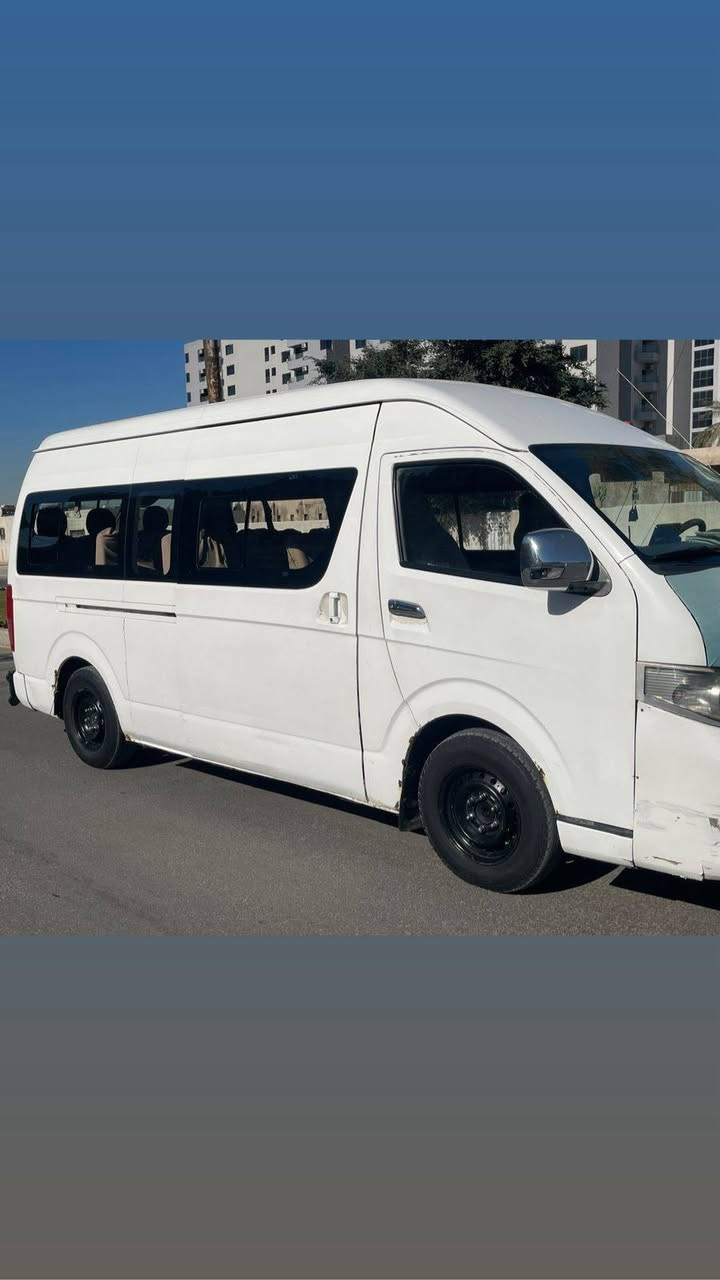 السلام عليكم هايكر للبيع موديل 2014سنويه لل28رقم دولي باسمي اكسل فلاونزه كير ياباني محرك جمره بي تنقيص+صبغ وره باب سلايت شويه+طخه وره باب سايق السعر٩٥وبيه مجال قليل للاستفسار اكثر رقم صاحب السياره ***********
