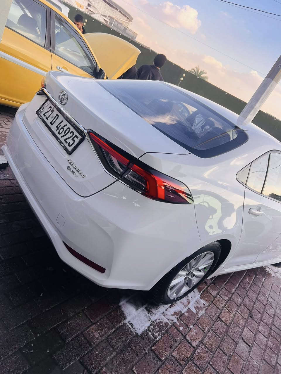 سلام عليكم 
كورلا هايبرد مديل 2024 السياره مكفول كفاله عامه من ضربه وصبغ وتبديل 
موصفات بصمه وفتحه رادار امامي كأمره حساسات 
تبريد قطعتين تحكمات استيرن كروز سرعه 
المكان معارض الحبيبية 
الرقم ***********
