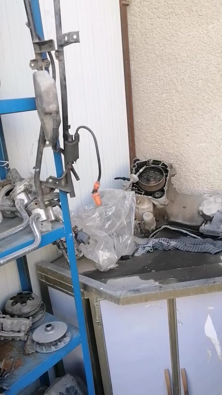 توصيل اكو وبختصار ويل خلفي ماكو بس مال صفر ١٠ عدي  اشاير خلفي  بس عادي مو كرستال ***********
