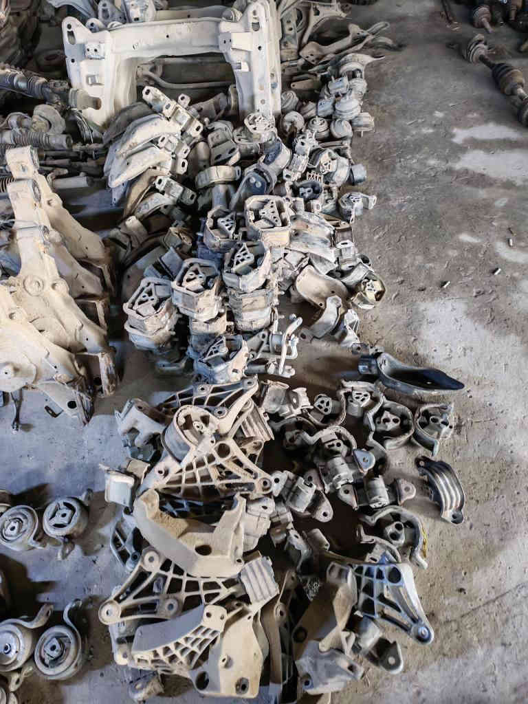 شركة اوبل عام للبيع قطع غيار السيارات الاماني
توصيل جميع محافظات العراق
واتساب /***********
موصل صناعه بازويا مجمع اسود الرافدين كراج الحدباء
