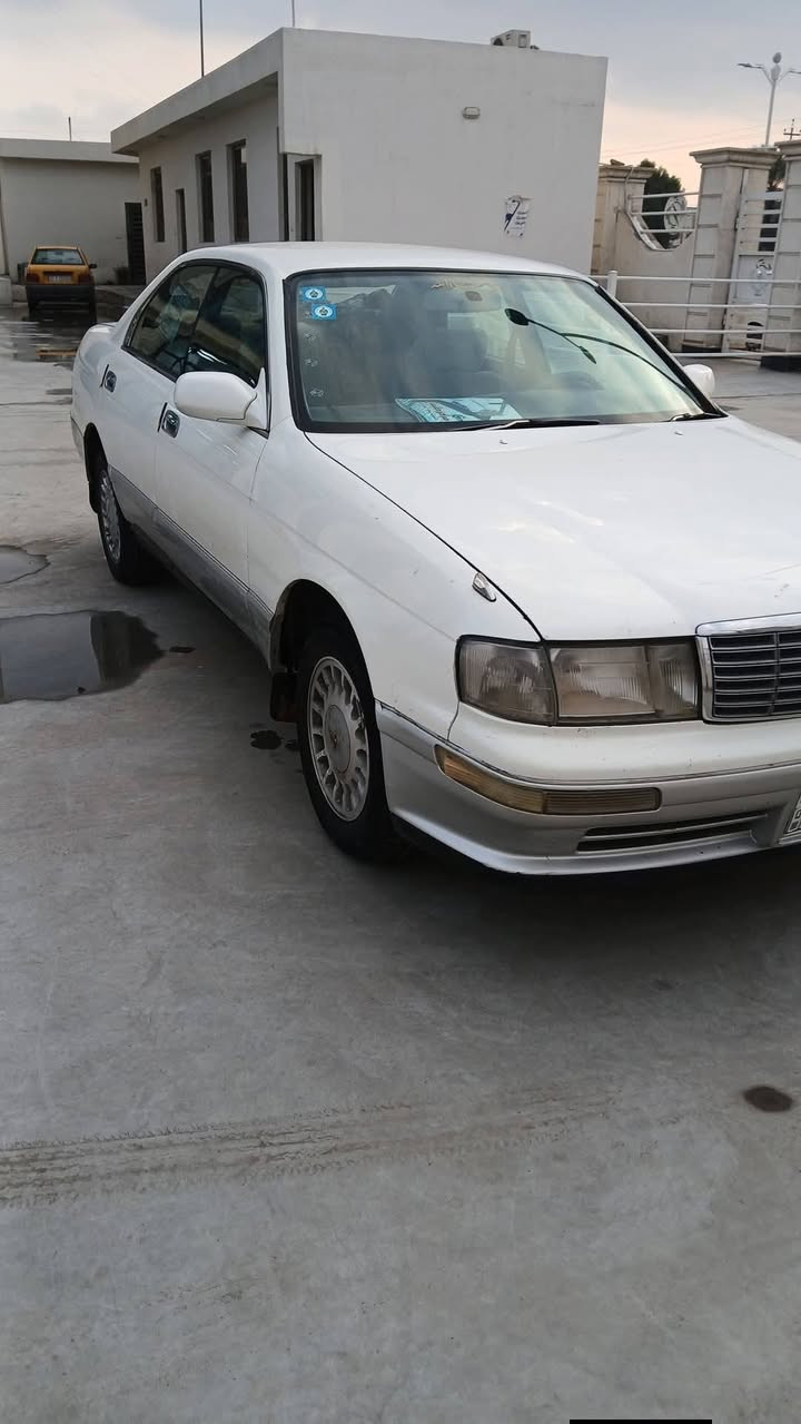 السلام عليكم كراون ١٩٩١ رقم بغداد نكليزي هزه جديده سنويه ٢٩ كهربائيات كلهه شغاله  تبريد شغال غرفه بطاين حلوه بيهه صبغ اكفلهه كص ونقل جثه واصوليات. بيهه طخه بلجاملغ الخلفي موضحه بلصوره  سياره حلوه تجي وشوف وبيك خير ودلل عنواني ليوسفيه ولفلوجه  السعر ٥٠ ورقه وبيهه مجال مراوس هم ترهم ....***********  ***********
