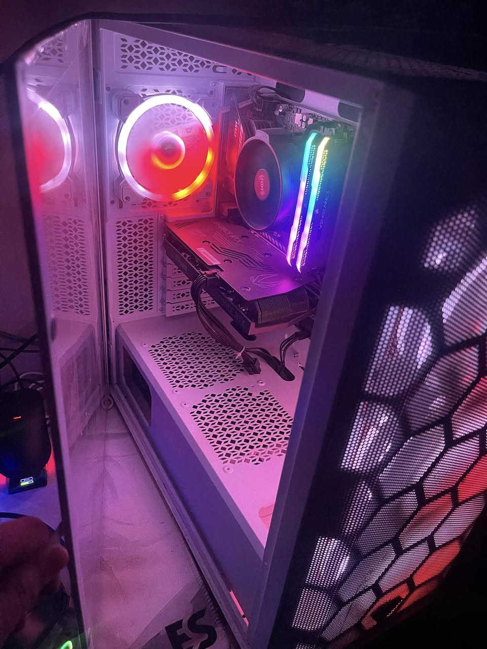 سلام عليكم تجميعه للبيع
...
GPU: RTX 3060 Zotac Twin Edge 12GB
CPU: R5 5500
MB : Msi Mag B550M Bazooka
RAM: Tforce 16GB 8x2 3600MHZ A-RGB Black
M.2 : 512GB (New)
HHD : 512GB
PSU: 650W (New)
CASE : 4Fan A-RGB (New)
السعر 950 الف مكاني بغداد


**إذا كنت صاحب هذا الإعلان وتريد حذفه لأي سبب، رجاءا أرسل رسالة إلى الدعم الفني**