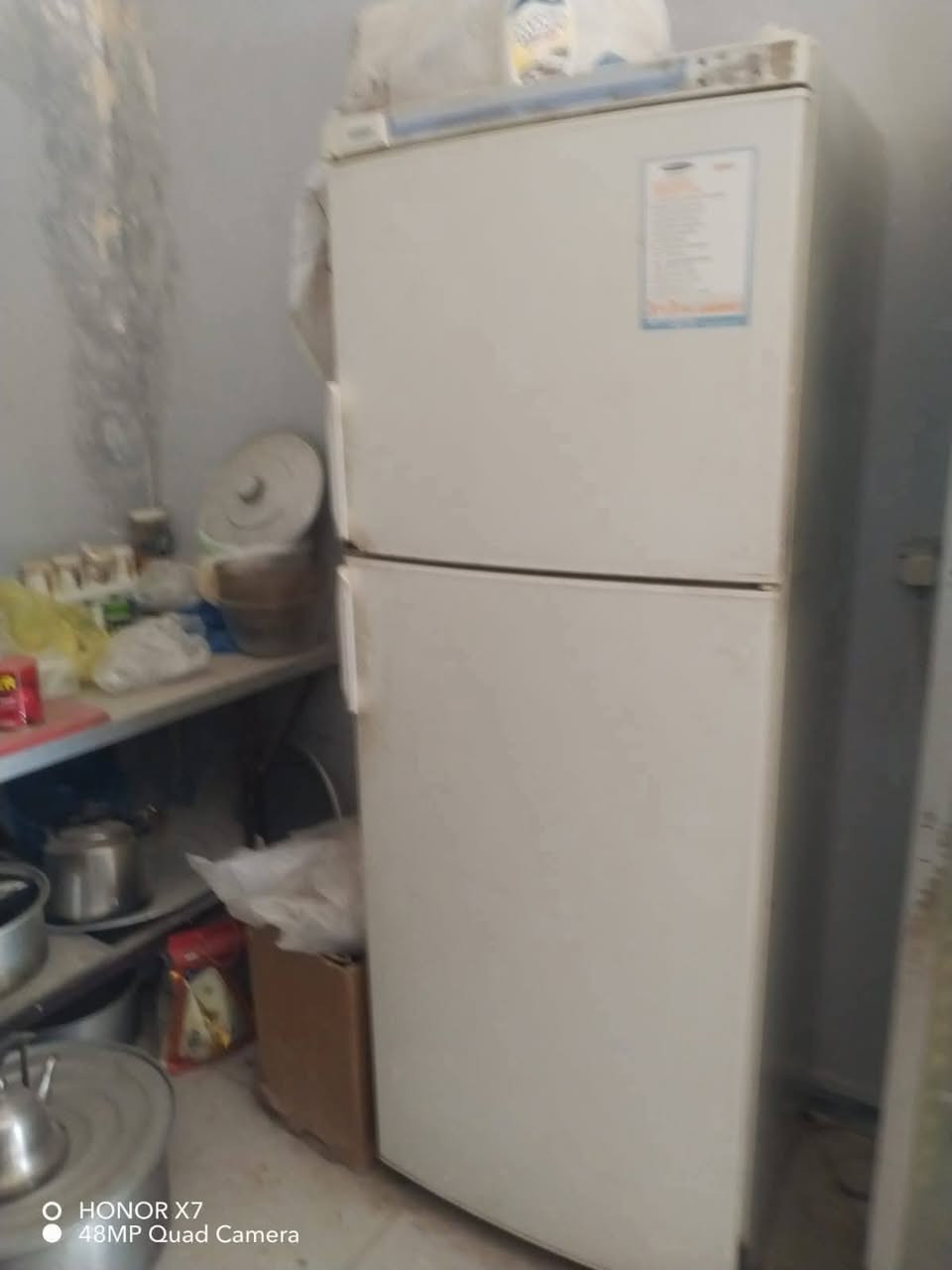 سلام عليكم 
عندي غراض مطعم للبيع 
ثلاجه  عاطله ما اعرف اشبيها 
سقيفه 
ميز 
طباخ 
وسنك 

العنوان بغداد الدورة 

رقم الهاتف ***********
غير متواجد على الفيس
