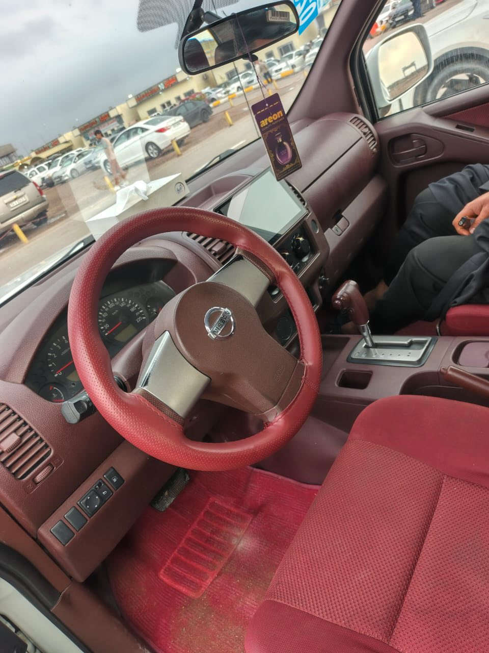 سلام عليكم ..سياره بيكم نيفارا 2013 سياره مكفوله من الضربه والكص ونقل جثه بيها رصعات قليله شوف العين محرك بلادي ما مفتوح  والكير خير من الله رقم انكليزي سنويه 2030  سياره احلى من الصور تجي وتشوف بعينك الرقم الاتصال ***********
السعر 128 وبيها مجال
