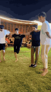 احجز مزرعتك يمنا واستمتع بالأجواء مع الاهل والأصدقاء 🥰
(مزارع البوعيثة) 
ترحب بكم
موثقة بتطبيق اجرلي
_♕_

1.نظام شفتات ونظام 24 ساعه 

1. نظام شفتات صباحي 
من 9ص لغاية 6 م

2. نظام شفتات المسائي
من 8 م لغاية 7 ص

♕
تحتوي المزرعه على... 

1. غرفتين نوم  .. واكو غرفة 1
2. صالة كاملة
3. حديقة واسعة 
4. مطبخ  كامل
5. مسبح
... كعدة عربية ...
مكانات خاصة لشوي... 
منظدة...... 
العاب اطفال..... 

كهرباء على مدار 24 ساعة

.. موقف سيارات يتسع اكثر من 10 سيارات♕__

***********‪

الدورة / البوعيثة
#اللهم_صل_وسلم_وبارك_على_نبينا_محمد
