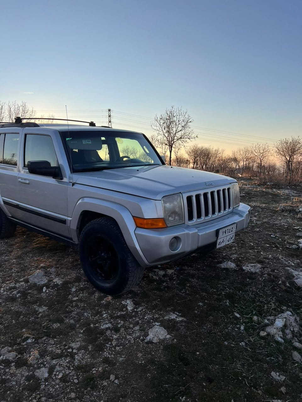 سلام علیکم. جێب کۆماندەر مۆدیل 2007 دەبل ئەکسل  سێ مەقعەد گیر و مەکینە بە شەرت تحویل بە شەرت دوو پارچە سبوغ بێ ناو گرتن پێش و پاش کەپس ۱٤۰ هەزار غرامە سعر ۹۰ و مجال *********** ـــــ ***********
