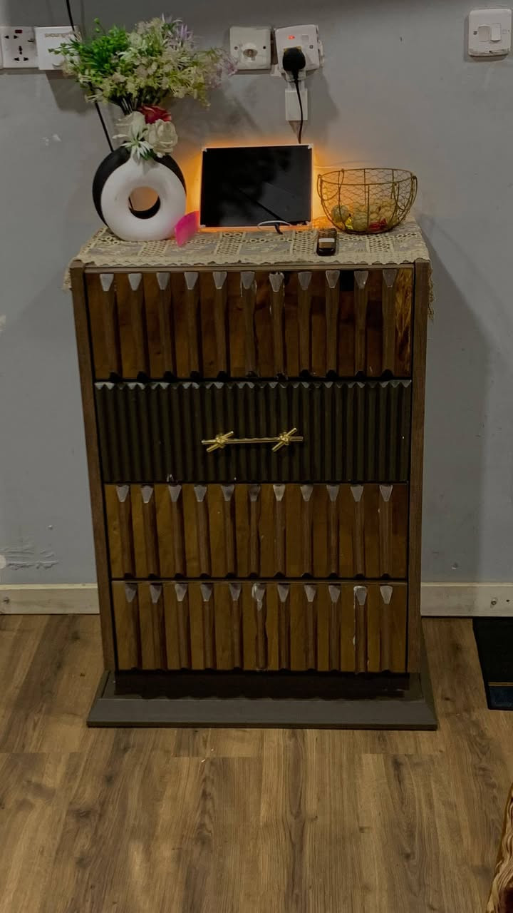 غرفه نوم تركيه الحجم الثقيل البيع النضافه 90%
الاستفسار،***********
