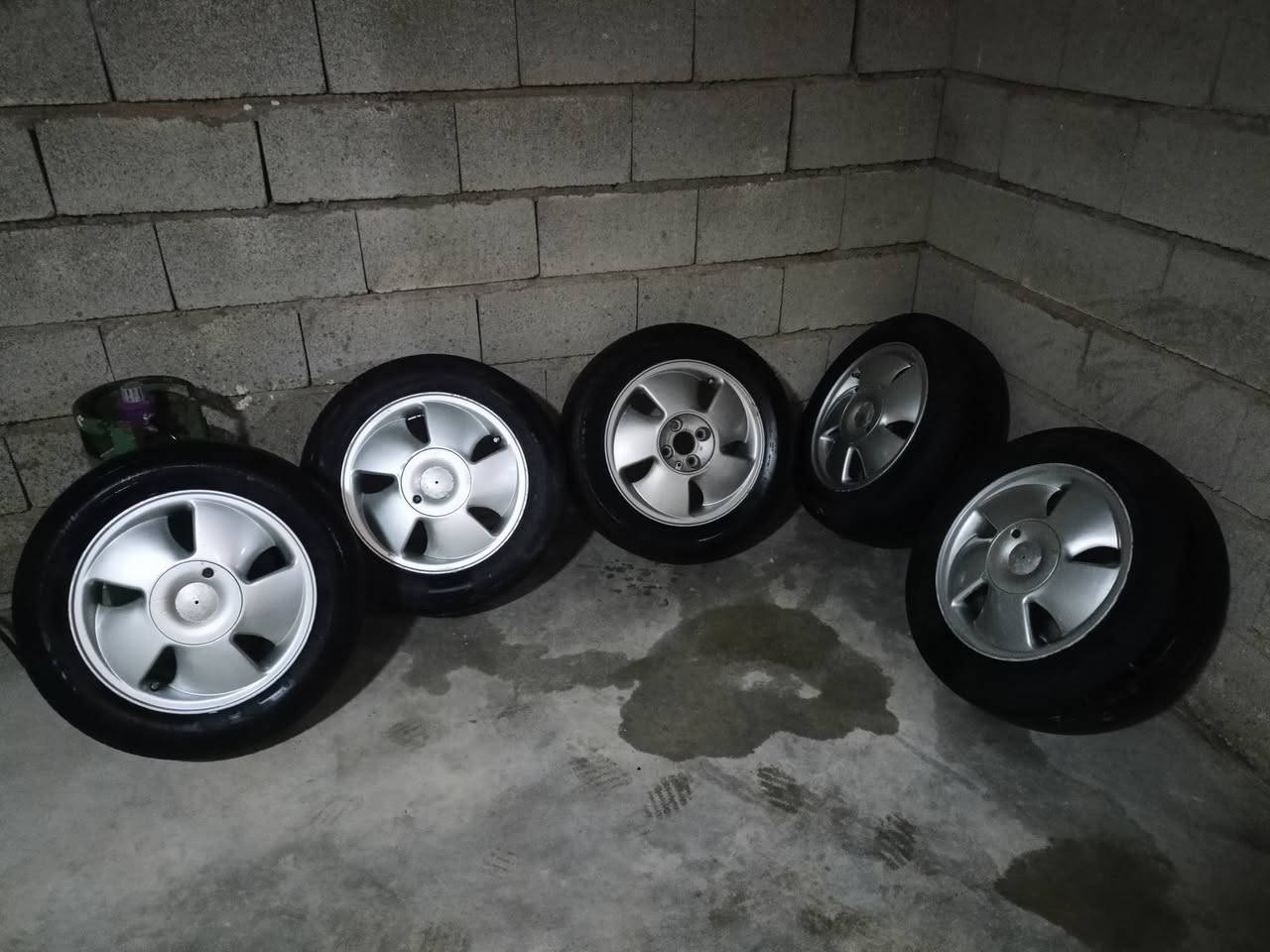 ويالا للبيع مال فكتر اربع استادات استفسار اتصل على الرقم *********** مكان موصل تلعفر سعر 650الف بي مجال
