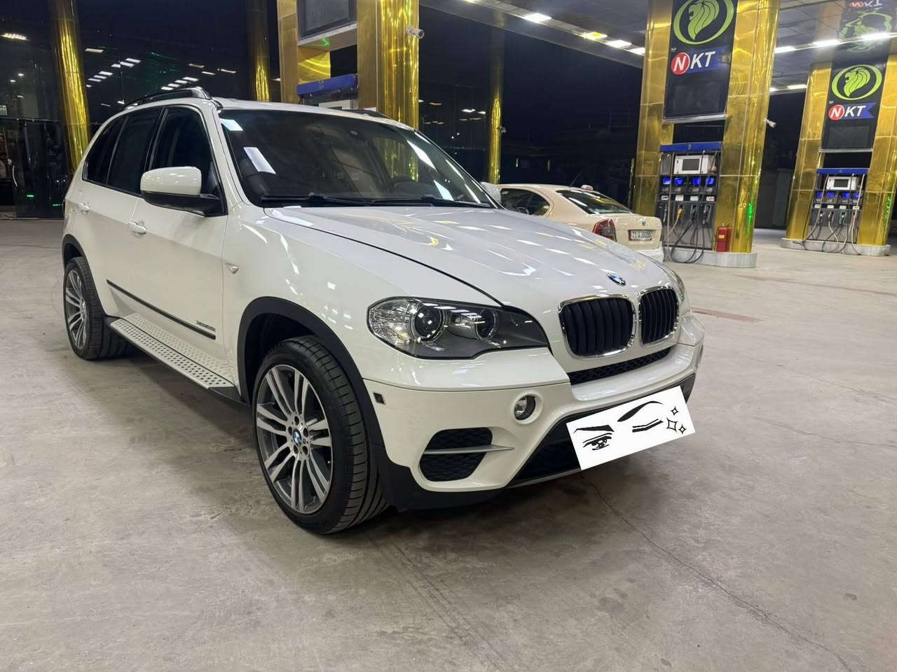 سياره BMW نوع X5 موديل ٢٠١٣ خليجي وكالة العروش بدون صبغ وبدون اي حادث السياره مكفوله من الدعاميه للدعاميه رقم سليمانيه الجديد الدولي باسمي وحاليا السياره في بغداد العامريه السياره ماشيه ٩٧ الف ميل
المواصفات 
محرك ٦سلندر n55 
بصمتين 
٥ كامرات محيطيه ٣٦٠ درجه
حساسيات محيطيه 
بنوروما
سيدي و سيدي جنجر بالجكمكه ٦ اقراص
مناخ منفصل والتبريد ثلج
تخم تاير جديد اقل من شهر من شاده
باب خلفي كهرباء 
السياره جاهزه من كل شي ومسويلها ادامه كامله  وتخم بلكات اصلي جديد وكويلات اصليه وتبديل دهن وفلتر الكير اصلي وكاله  والبطاريه قبل اسبوع بدلتها بنوع AC ديلكو ووصل الضمان موجود لمدة سنه  تبديل الزنون الى ليد للمازدات والبلوجكتر اضائه جدا قويه للمعلومات *********** ويوجد واتس اب

