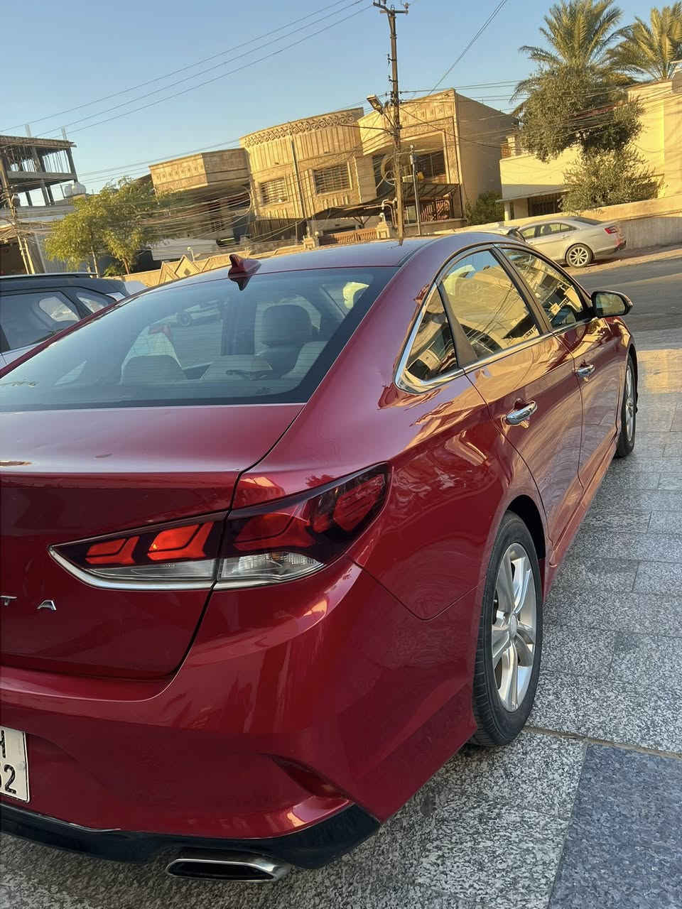 سوناتا
موديل 2018
فول المواصفات عده الفتحه 
بصمه تشغيل بصمه ابواب 
 كشنات تدفئه كشن كهرباء 
رادار جانبي شاشه ابل كار بلي 
مودات قياده كامره دواره اشاير بلمري 
 الحادث جاملغ والبنيد بدون دواخل (بدون ايرباك) وبيها حالوب قليل بلقماره 
السونار بلمنشور 
محرك 2400
كير محرك مكفول مكينه مامفتوحه
ماشيه 70 ميل
رقم بغداد بأسمي هزه وارقام جديده
السعر 138وبيها مجال بسيط 
العنوان بغداد حي الخضراء او /ابو غريب 
***********
