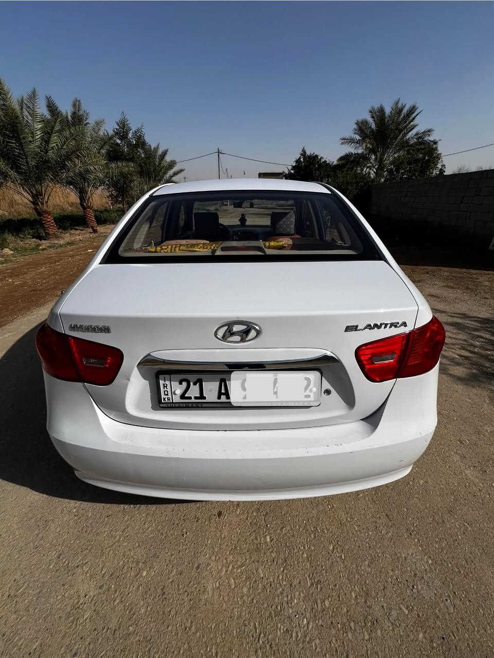 السلام عليكم
النترا 2011 رقم جديد 
كفاله عامه عدا هذه الشخط كما موضح بالصوره 
والباقي كله كفاله 
كير ومحرك كفاله
باتري جديد كهربائيات كله شغال تخم تاير 
تدفئه تبريد كله شغال
السعر 127 مجال بسيط 
العنوان واسط الزبيديه 
للاستفسار ***********
