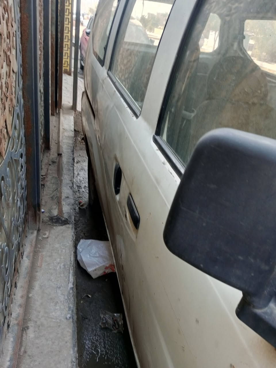 السلام عليكم عندي سياره ليفان موديل 2012 مشروع وطني باسمي السنويه للغاية 2028 السياره مكينه كايمه ابيع  واقع حال السياره في بغداد الزعفرانه للاستفسار *********** السعر 20ورقه
