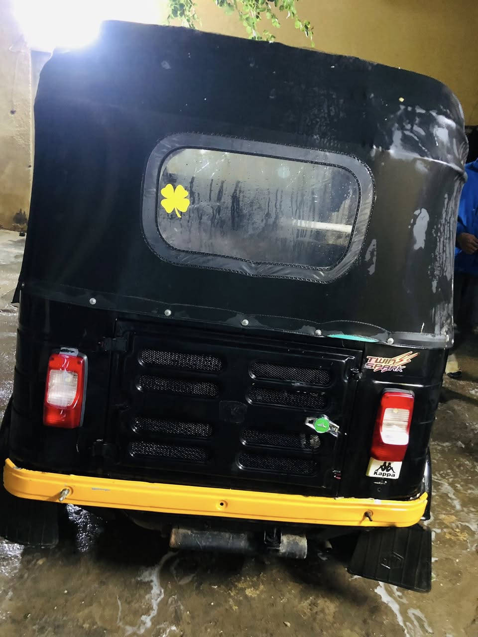 السلام عليكم تكتك مديل ١٧ تكتك حلوه تخم تاير كهربائيات شغاله مكينه خير من لله اكسن بي ونه بسيطه وراقه المصطفى كامله ٧ سعر ٣٥٠٠ وبيه مجال مكاني زعفرانيه رقمي ***********
