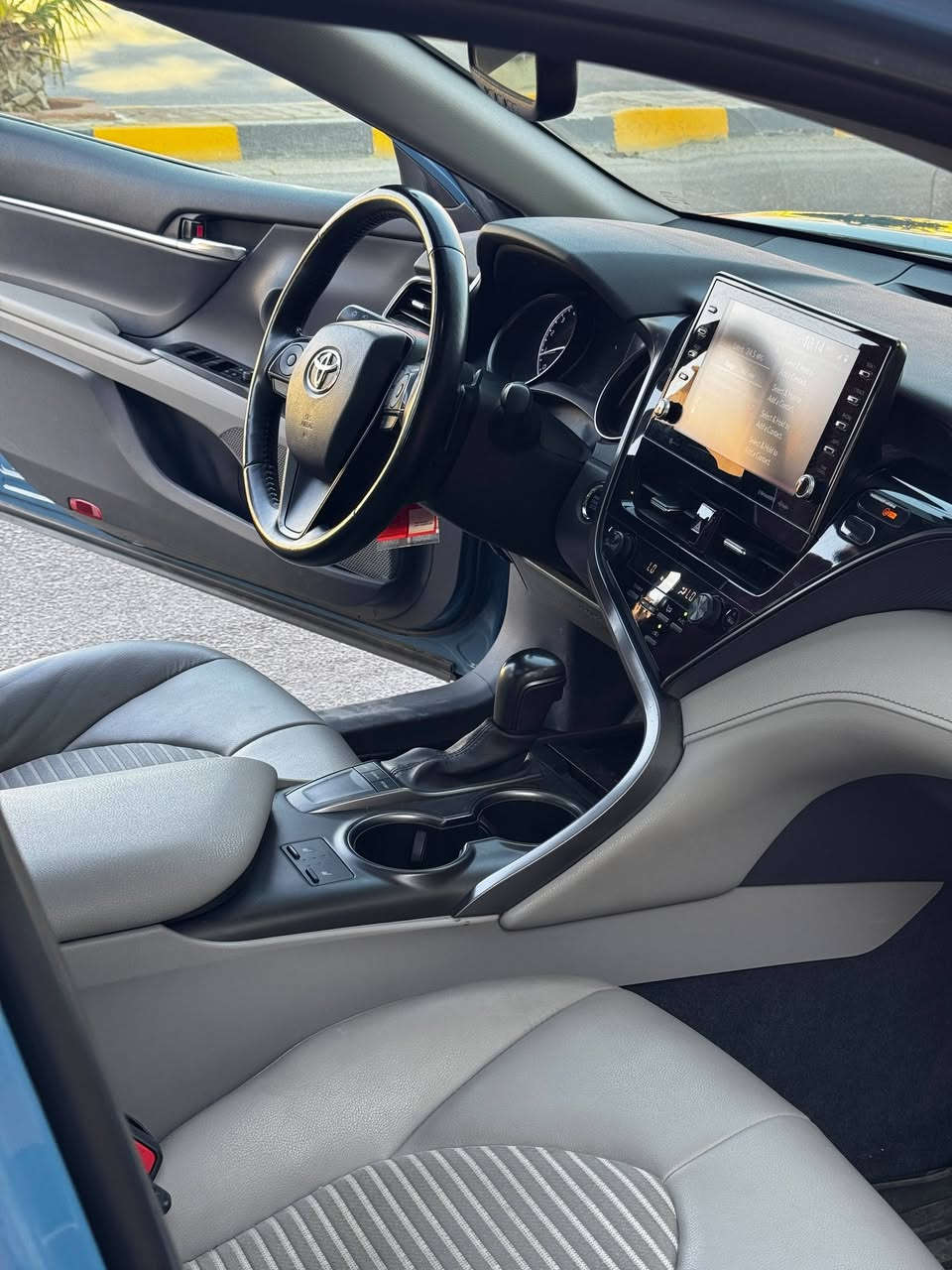 سلام عليكم 

للبيع Camry موديل(2023) SE Plus

🔹 مواصفات المحرك والاداء 

_المحرك : 4 سلندر . بسعة 2.5 لتر 
_القوة    : 204 حصان 
_ناقل الحركه : أوتوماتيكي ب8 سرعات 

🔹 المواصفات الداخليه 

_المقاعد جلد مع نظام تدفئه للمقاعد الاماميه 
_فتحه سقف 
_نظام التكييف أوتوماتيكي قطعتين 
_المقود يدعم ميزة التدفئه 
_النظام الصوتي شاشه كبيره تدعم أبل كاربلاي 
_ شاحن وايرليس

🔹نظام الامان 
_مانع الاصطدام ونظام التحذير عن الخروج من المسار ومثبت السرعه 

🔹ممشى السياره (37) الف ميل 
وارد امريكي الضرر  الباب الخلفي والجاملغ جهة السايق بدون دواخل بدون ايرباك شرط الفحص  رقم اربيل سنويه جديده سياره بأسمي تحويل ثاني يوم 

🔺السعر/ 233 $ 
مكان السياره تكريت / ***********
