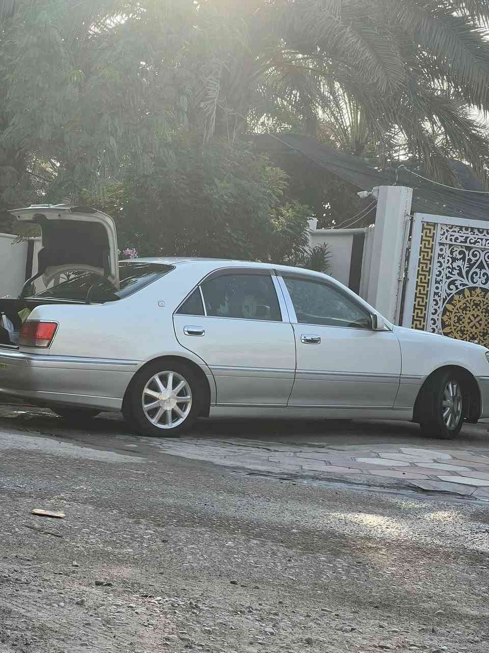 مساء الخير 
تيوتا كراون ملكه ٢٠٠٣
خضراوي رقم انكليزي باسمي شخصياً تحويل ثاني يوم 
تحوير نجف 
كرستال اصل 
ديفور الكبير 
باتري جديد 
ومكينه جديده ستوني شادها شرط  صاروخ الشلعه✈️
مكانها بالحله 
سعرها ١٤٤ وبيها مجال لشراي 
***********
