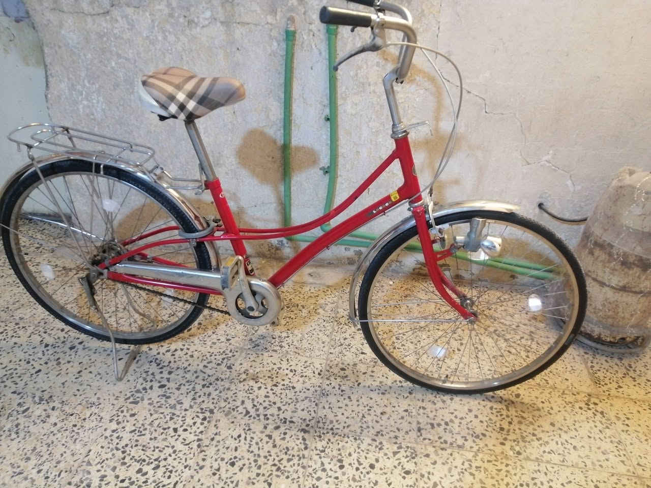 بايسكل للبيع حجم ٢٦ باله بعده جديد اوياله ستيل وجاملغات ستيل رقم الهاتف *********** *********** مكاني فلوجه
