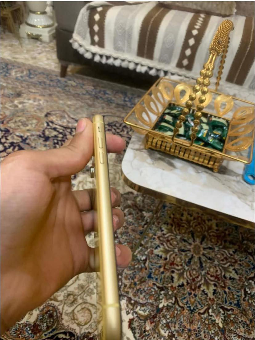 سلام عليكم ايفون xr ذاكره 128 مبدل بطاريه و الفيس ايدي واكف نضافه 100/100 للبيع ب 130 النجف كوفه رقمي ***********
