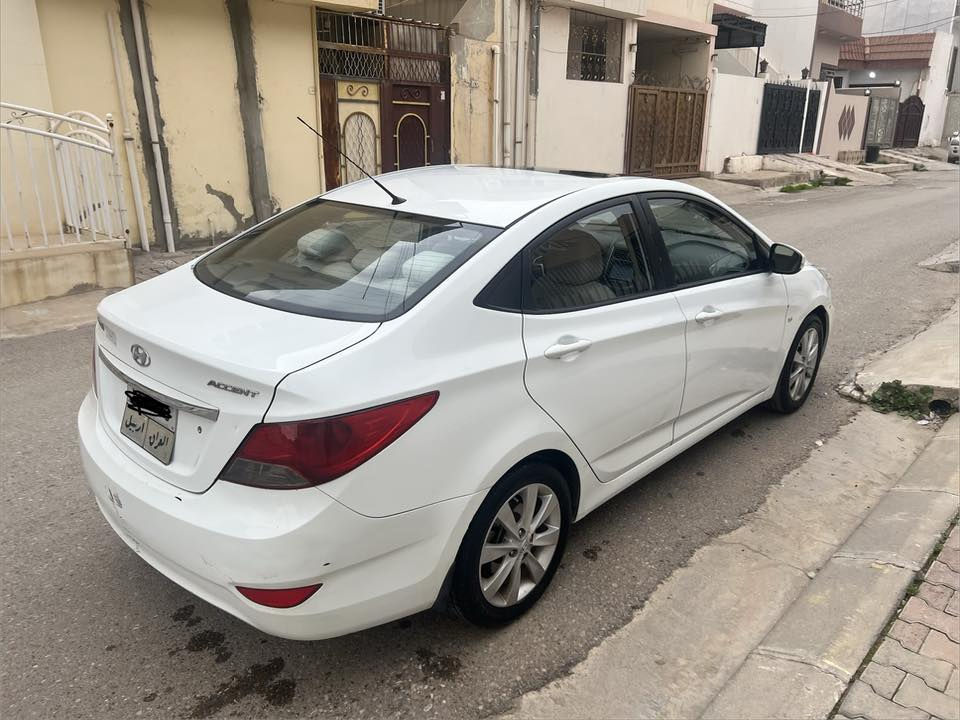 اكسنت ٢٠١٢ بدون صبغ باب السكن مبدل بلادي اثر حادث خفيف والصور موجودة …ماشية ١٤٨٠٠٠ كم شاشة سقف سلايد جامات كهربائية ..السعر  108 وبيه شوي مجال ***********
