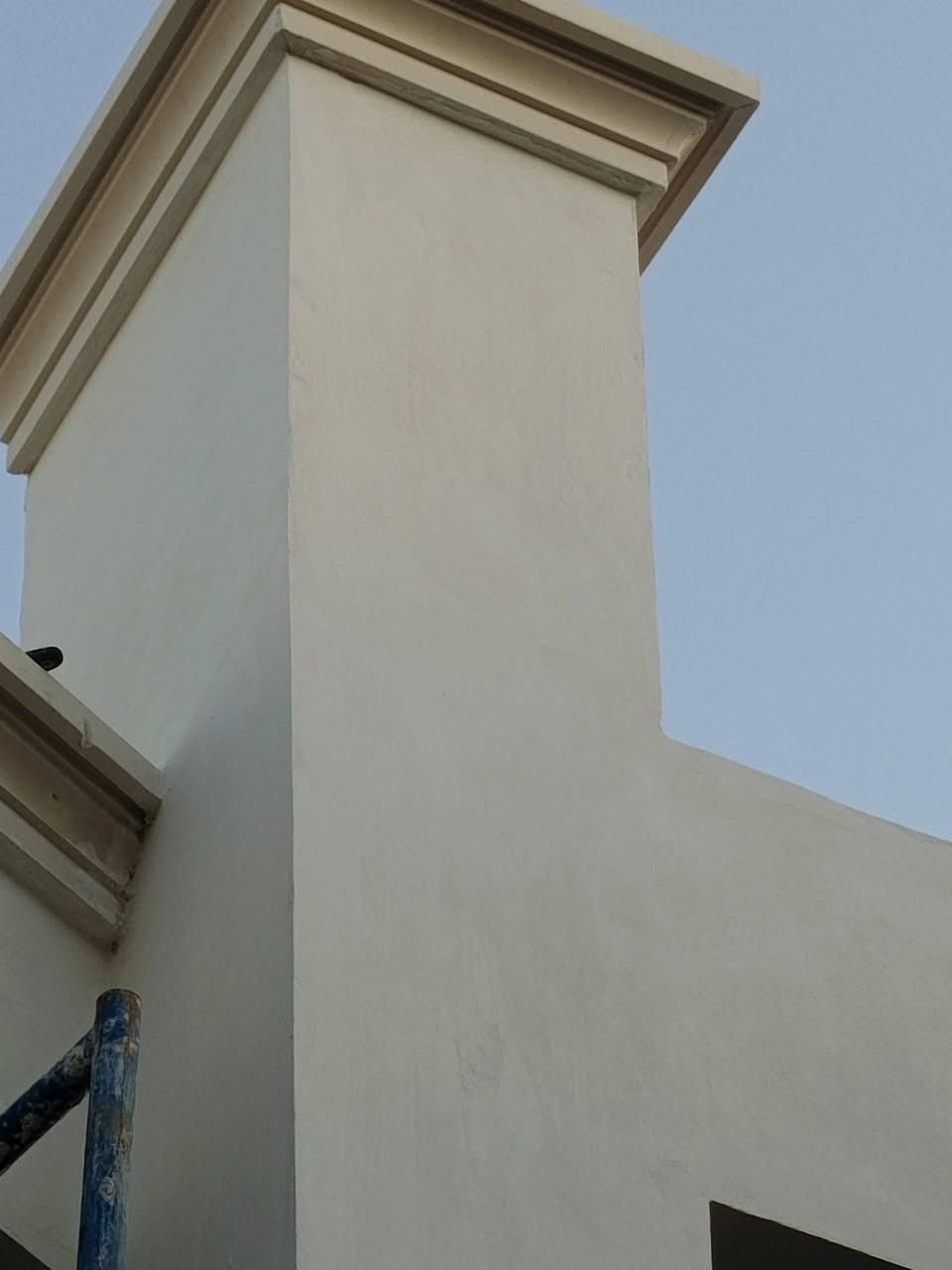 سلام عليكم خلفه لباخ سقل طلس تطعيم تصفير لبخ ونثر جراره تشميع اي شي يخص الاسمنت اشتغله ***********
