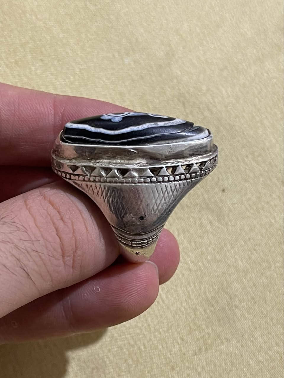جزع داودي اصلي فضة عيار 925 السعر 350 الف والتوصيل مجاني يوجد بيه عيون ورسوم جميله جدا بغداد, العراق


**إذا كنت صاحب هذا الإعلان وتريد حذفه لأي سبب، رجاءا أرسل رسالة إلى الدعم الفني**