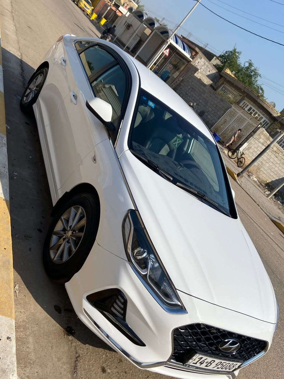 السلام عليكم
سوناتا وارد كوري 
كفالة عامه 
موديل 2023 
السياره غاز 
رقم بصرة 
السياره جاهزه من كلشي 
مكان السيارة البصرة - الفاو 
للاتصال ***********
