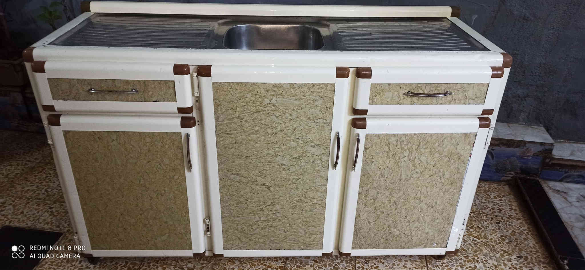 للبيع سنك شغل ثقيل نظافه 90% متر ونص سعر 95 بي مجال مكان موصل الارشديه كورك *********** اسيا ***********
