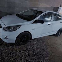 اكسنت موديل 2013 خليجي للبيع  مكينة 1600 وكير مكفولات  السيارة بدون دو...