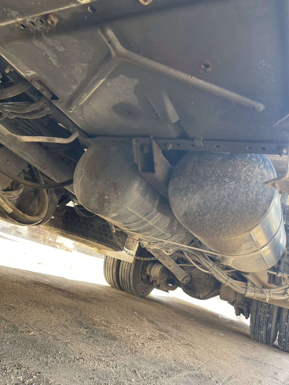 سلام عليكم 👋
للبيع اتيكو موديل 2013 

حجم 818 

مكفولة كفالة عامة 🧿

گير مكينة اكسل شاصي 

ماطور سحب 8 طن 

قاعدة كرين تفصال درجة اولى جوكر

نشرة + لايت ليد اصلي عالي وناصي 

لافتات اصلية 

رقم اربيل الجديد  بأسمي هزة جديده 

باب جك هيدروليك 

تدفئة تبريد 

السياره مابيه نقص لو برغي 

تخم تاير جديد 

جام كهرباء 

تحديد سرعه 

جوبلس خلفي 

طول الشاصي 6,25 

عنوان السياره كربلاء 

***********
