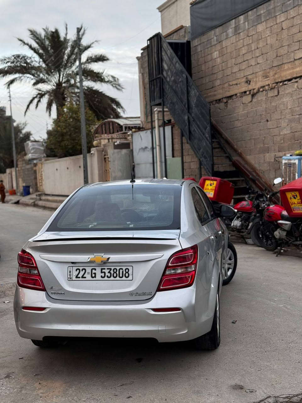 شوفرليت افيو ٢٠١٨
محرك ١٦٠٠
ماشيه ١٣٥ 
اللون سلفر
سنويه جديده
بيه قطعتين جاملغين خلفي قطعه الضربه
والقطعه الثانيه مشخطه ومصبوغه بيه منظومه زنون
شاشه _ كامره خلفي مكان الفلوجه السعر 86 بي مجال قليل.  ***********
