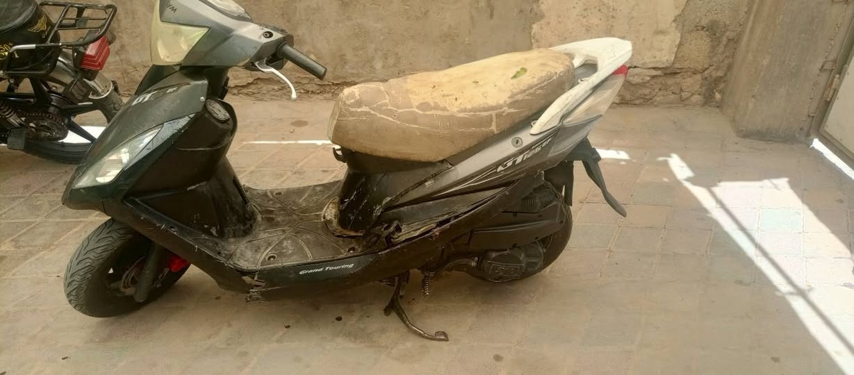 سايم للبيع وبسعر مناسب كهربأيات كله شغاله المكان الرمادي السعر٢٥٠وبي مجال للطيبين الاستفسار ***********@
