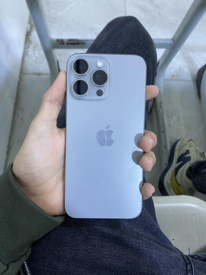 السلام وعليكم ايفون 15 برو ماكس نظيف 💯 بطارية٩٢ مامبدل اي شي بيع مستعجل سعر (٤٥٠) *********** للتواصل
