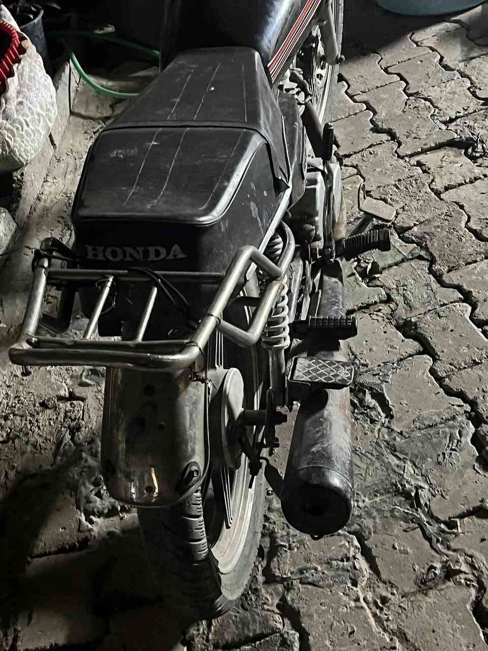 سلام عليكم دراجه للبيع  ربعه كير.  كلشي نظيف  محركما مفتوح.  سعره 250  رقمي***********
