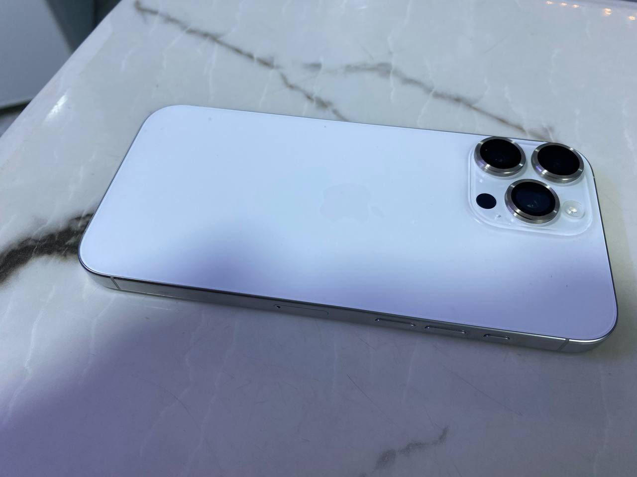 السلام عليكم للبيع 16 برو ماكس..دبل خط اكرر دبل خط..بطارية 100 عدد الدورات 155سعره قفل نهائي 1450
للاستفسار اكثر ***********
