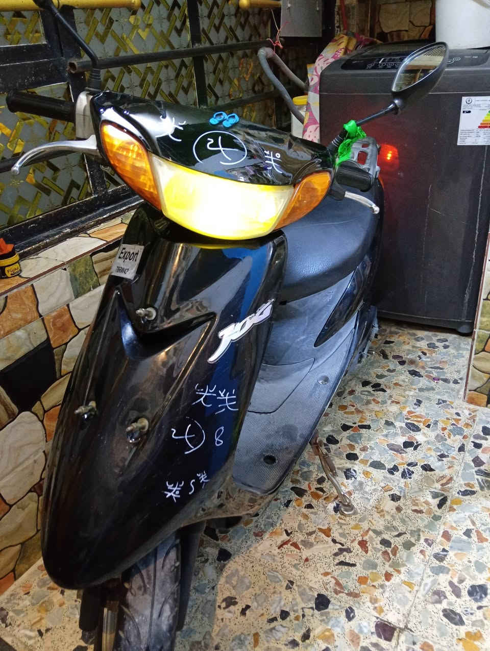 السلام عليكم دراجه 60 عصفوريه للبيع الدراجه نازله من الرمبه  حتى أوراقها موجوده  الله شاهد بعدها جديده كفرات كله اصلي مكينه جديده الكهربائيات كلها شغاله  الدراجه تاخذها بس ما تصرف عليها بس دهن او بانزين الشراي فقط والي يدور دراجه جديده يتفضل خاص او ما أقصر ويا العنوان بغداد مدينة الصدر السعر 620 وبيها مجال


**إذا كنت صاحب هذا الإعلان وتريد حذفه لأي سبب، رجاءا أرسل رسالة إلى الدعم الفني**