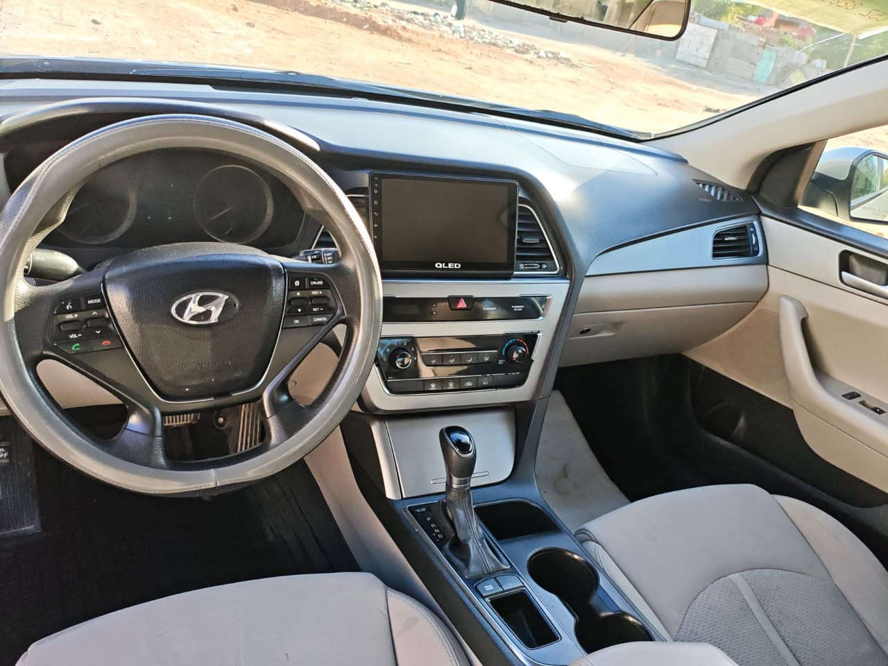 سلام عليكم جميعاً رمضان كريم 🌙
سوناتا لون سلفر 2015 وارد امريكي 

محرك GDI بيها قطعتين حادث امريكا 

السياره عميه بدون مواصفات 

سياره حلوه وناشفه مال جناي ميتعب بيها ومناقصها برغي 

تخم تاير جديد حداديه جديده 

للأستفسار 

رقم التلفون : ***********

غير متواجد عل انترنت 

ملاحضه : مكلف بل نشر
