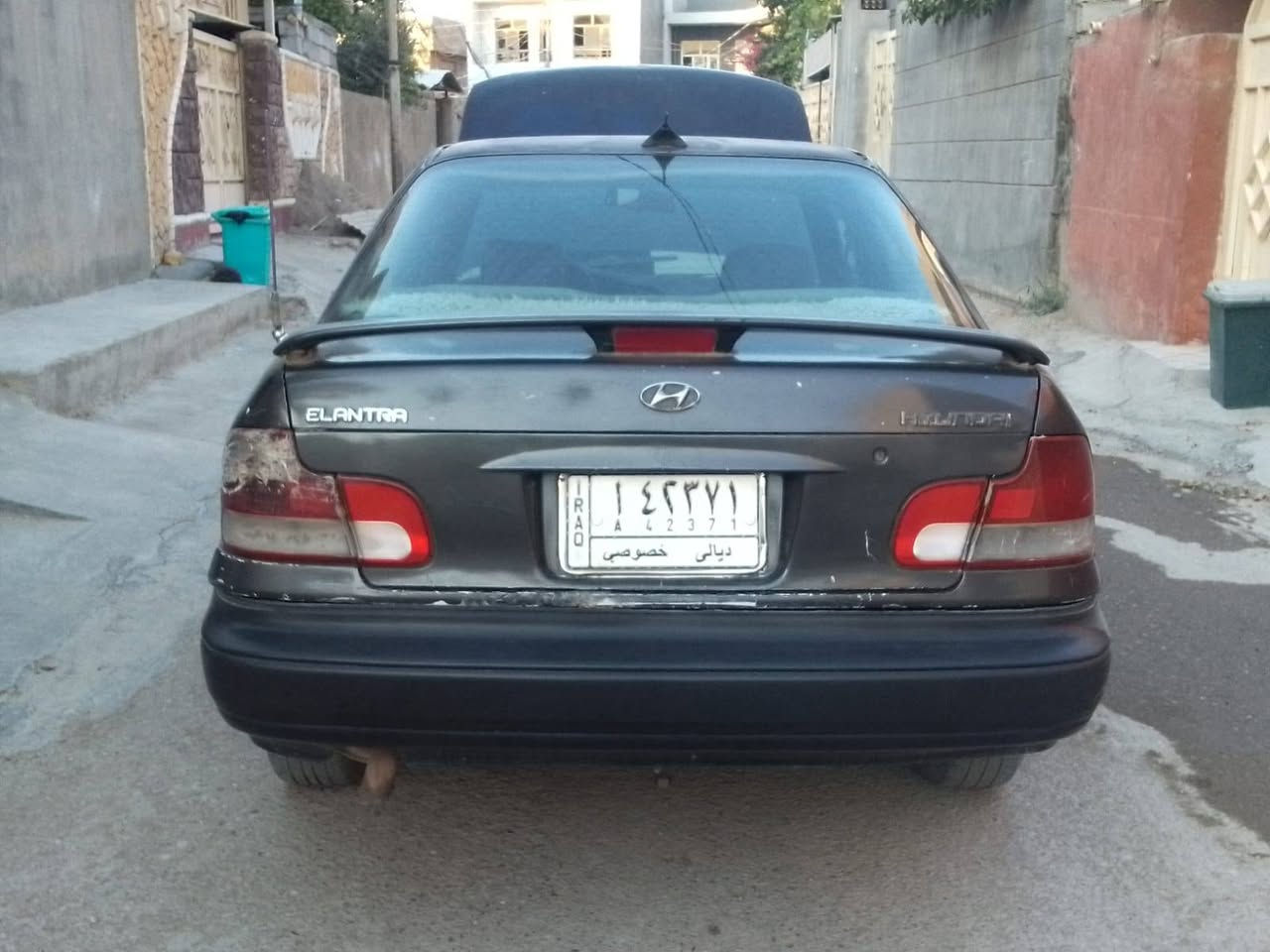 السلام عليكم 
سيارة للبيع _نوع انترا هونداي موديل تسعينات 
السعر:25ورقة وبيهة مجال 
المنطقة بعقوبة تقاطع السادة 
الرقم: ***********
