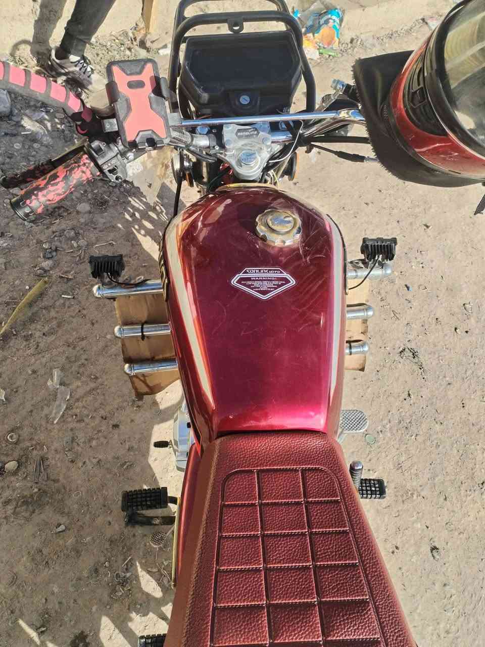 السلام عليكم يوجد موطور
سولنك موديل 24
شاشه كترون بلادي
محرك 200
وزن ثقل 
كلچ دهن بلادي بريك دهن 
وضع ابلادي كله
كهربائيّات كله شغاله 
سعر 725وبي مجال 
المكان قريت سته 
بيع مستعجل 

***********
