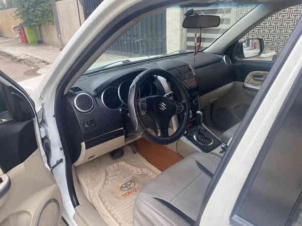 السلام عليكم فيتارا 2016 خليجي مكينه 2400 مكفوله صبغ فقط دعاميه وبارد بلباب الخلفي ماشه 157 الف رقم ديالى مشروع وطني رقم الهاتف***********السعر 110 وبيه مجال
