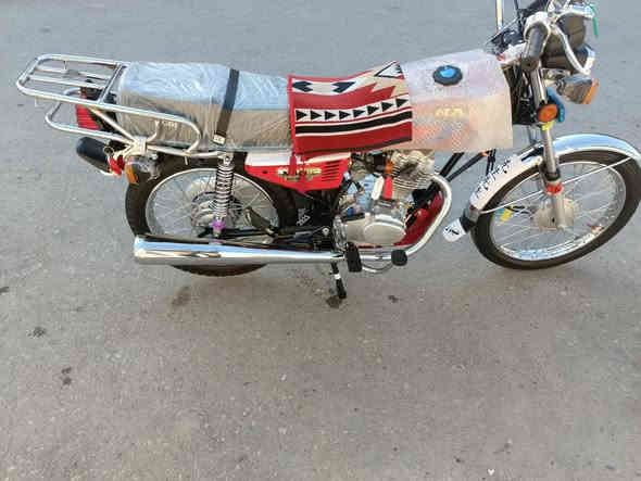 سلام عليكم دراجه اربع كير اصلي كله شلامجه كله دراجه جديده واي نقص مابيه وكله شغال كهربائيات وشاصي 16 اسعر خاص بيك خير ودلل الستفسار تصال  ***********
