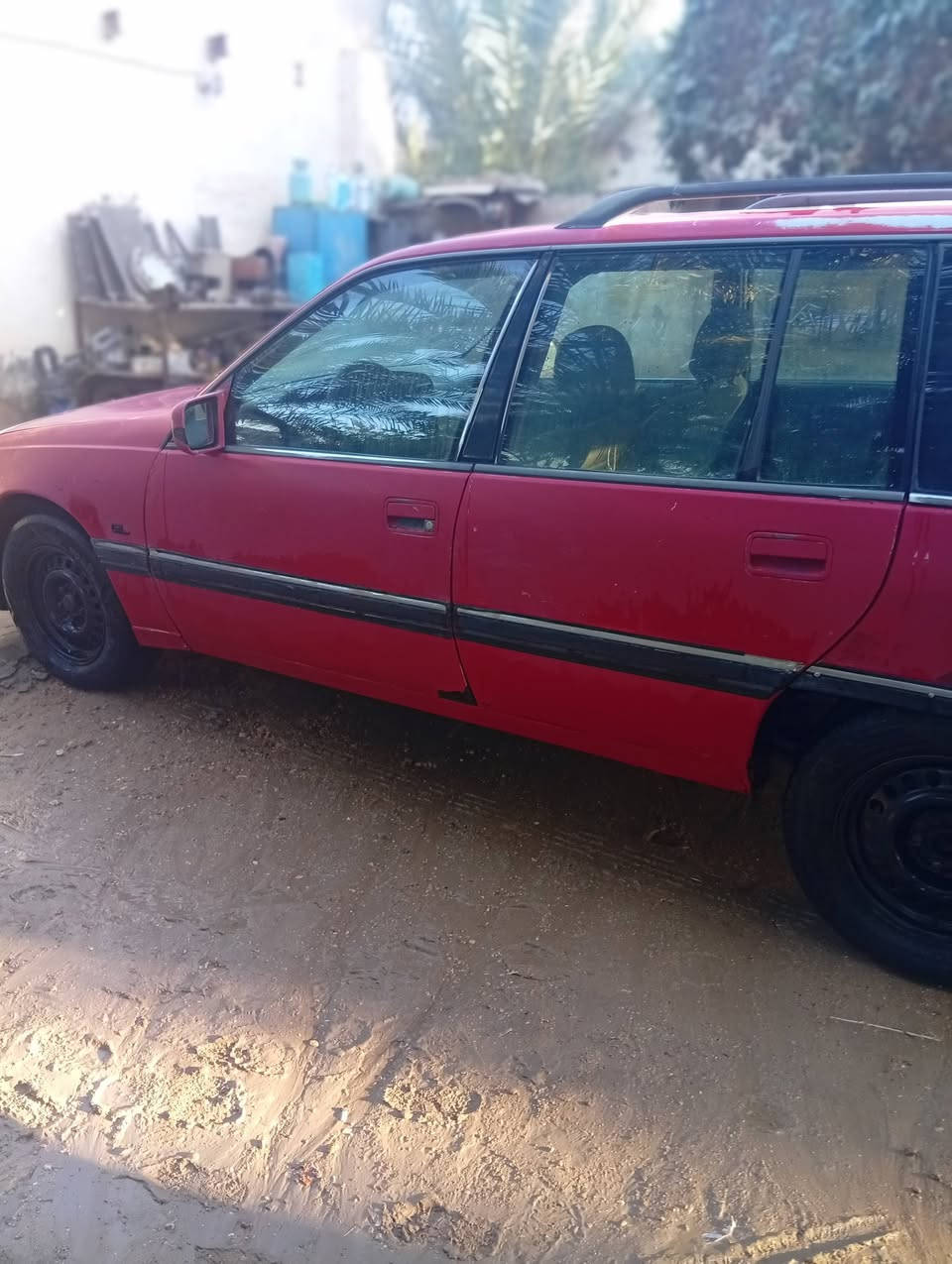 سلام عليكم أوبل اوميكة ستيشن مديل93 رقم نجف كير ومكين برنس جددتخم تاير ويل عادي سيار كلهة جاردةبلادية بيع او مراوس عنوان بابل الكفل للستفسار*********** غير متواجد عل فيسالسعر 20اوبيهة مجال
