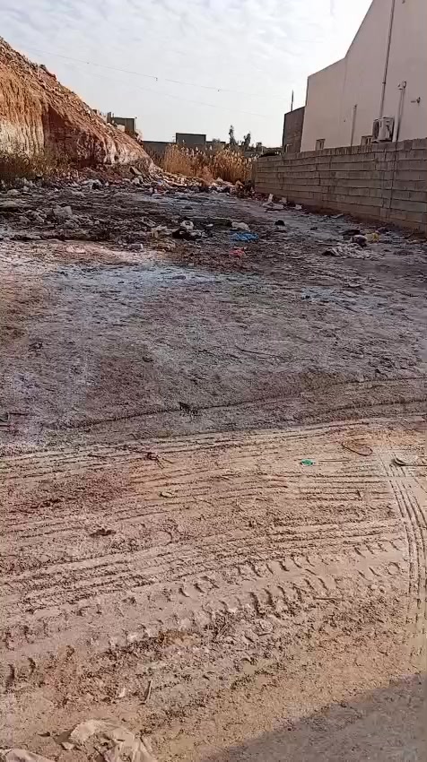 قطعة ارض قرب نزلة الشراع جهة ال5 كيلو
قرب التله طابو صرف
الرقم 68288
المساحة/ 282 متر
الوجه/ 15 متر
الشارع/ 12.5 متر حرف T
* المنطقة مخدومة ماء وكهرباء وسكن
* ممكن بيع نصفها
السعر/ 37 مليون وبيه مجال
للاستفسار 
مكتب ابو مصطفى للعقار في الرمادي حي المعلمين 
قرب فلكة الفرسان مقابل مصرف الخليج التجاري 
هاتف 
محمد  ***********
مثنى  ***********
يتوفر (واتساب) على نفس الارقام
